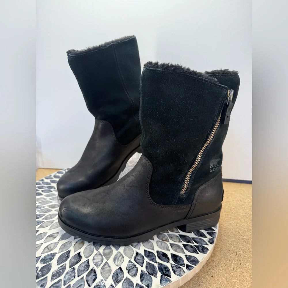 Sorel Emilie Foldover Women's Black shearling  Winter snow Boots 9 - Picture 3 of 16